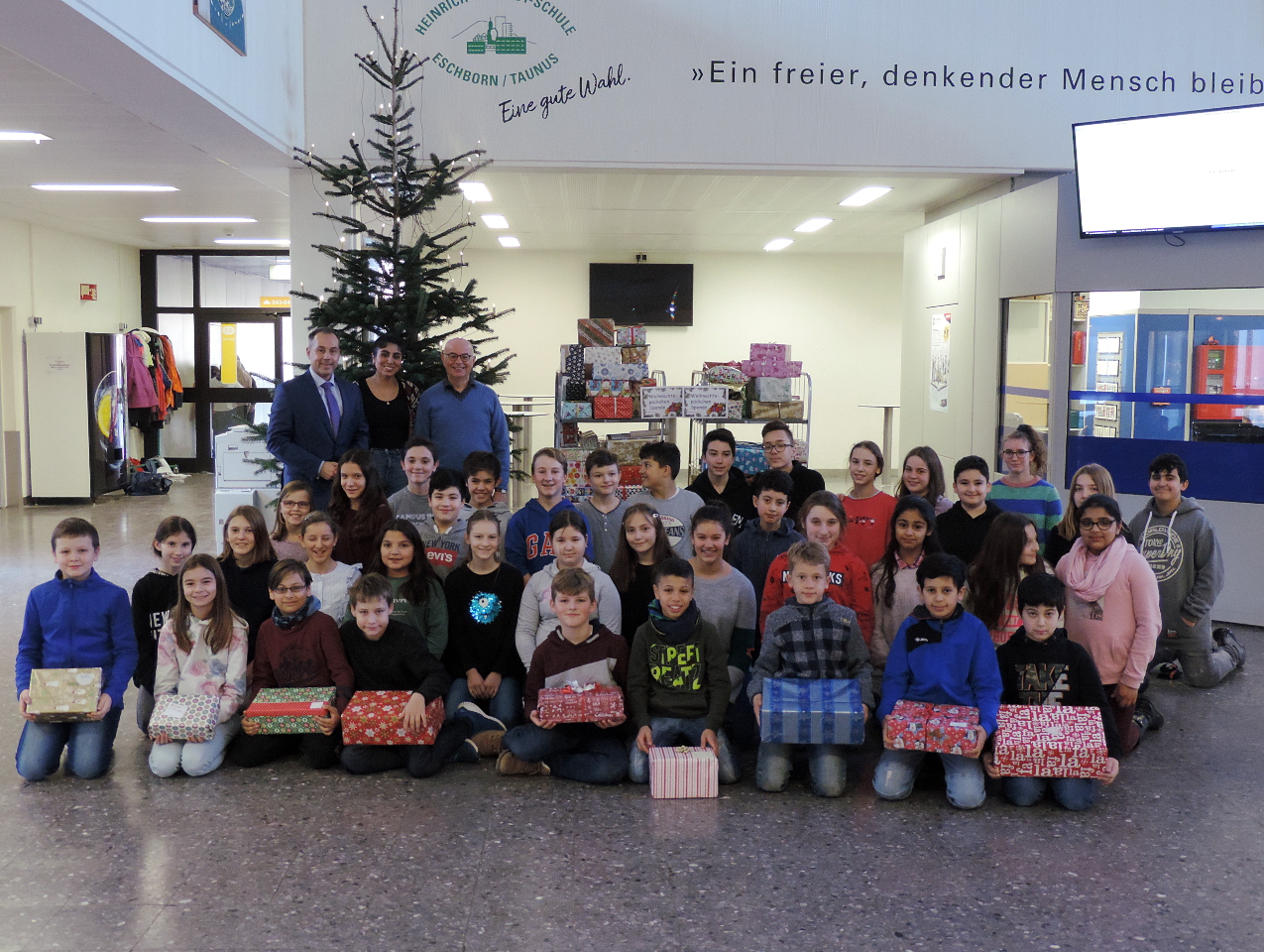 Weihnachtspäckchen für Kinder in Not