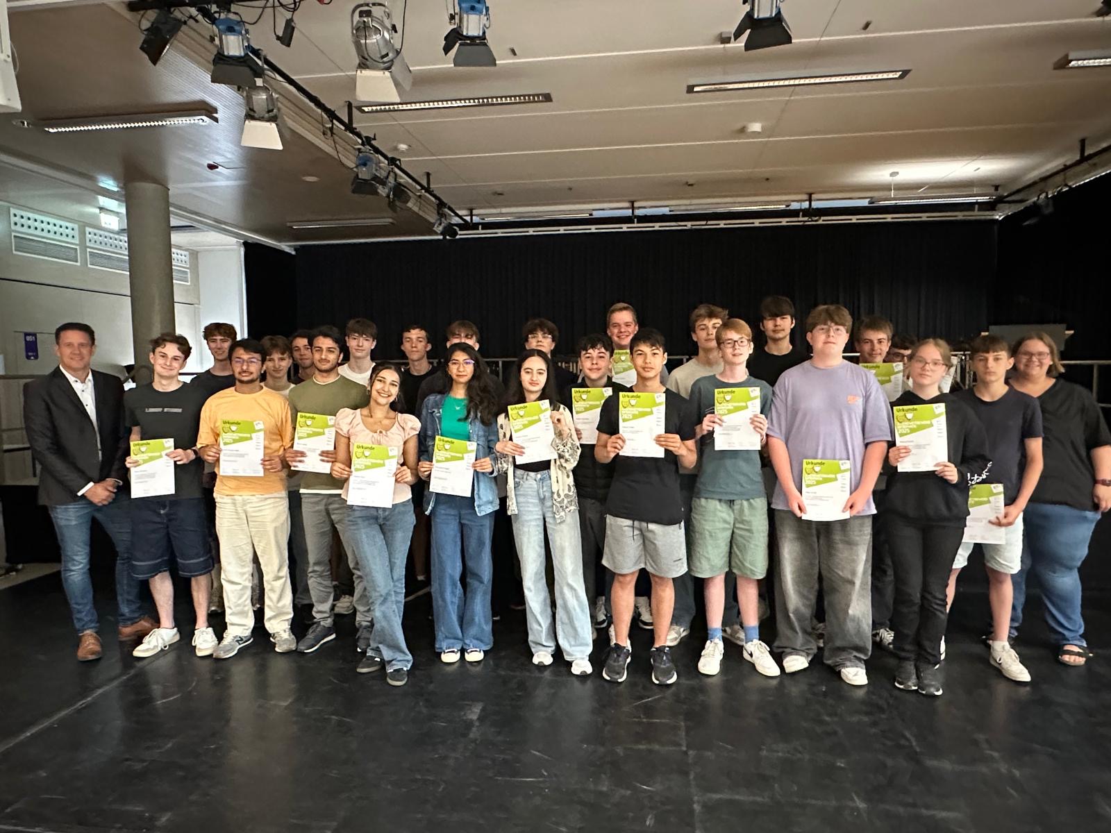 Siegreich im Jugendwettbewerb Informatik 2025