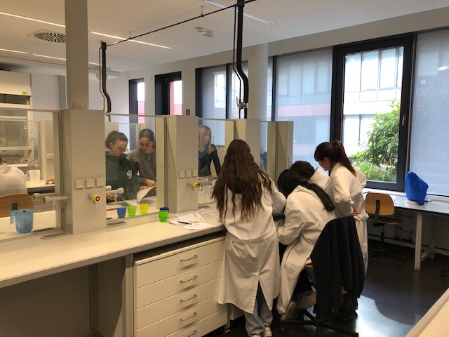 Besuch des Schülerlabors an der Goethe-Universität 