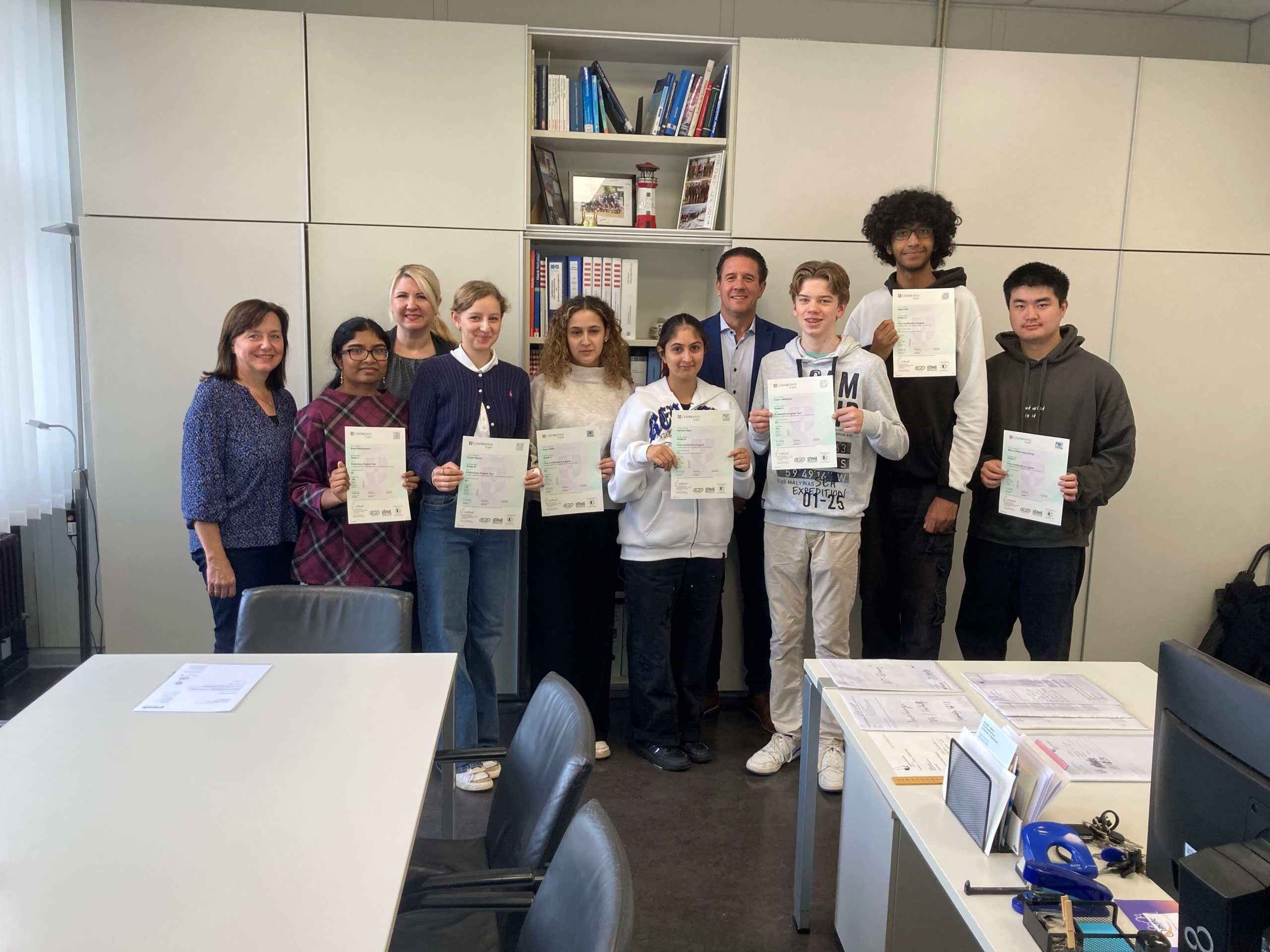 Schülerinnen und Schüler legen Cambridge Sprachexamen ab