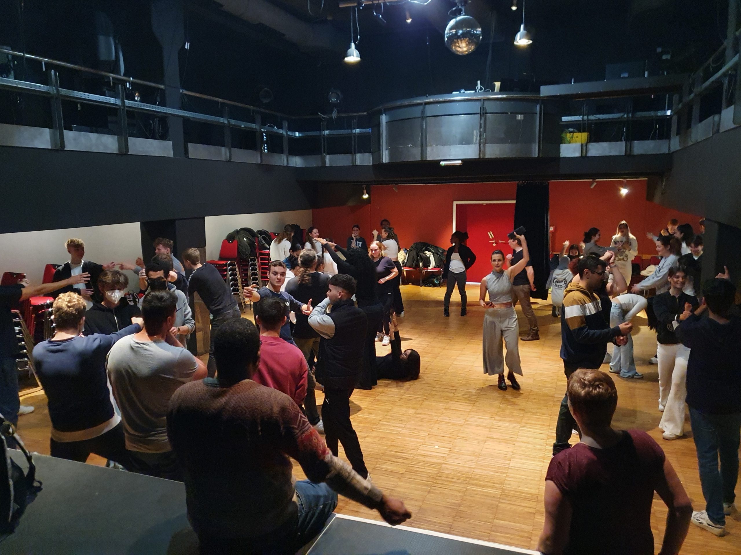 Theaterbesuch der Englisch-Leistungskurse der Q1